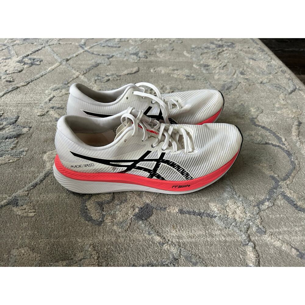 ASICS magic speed